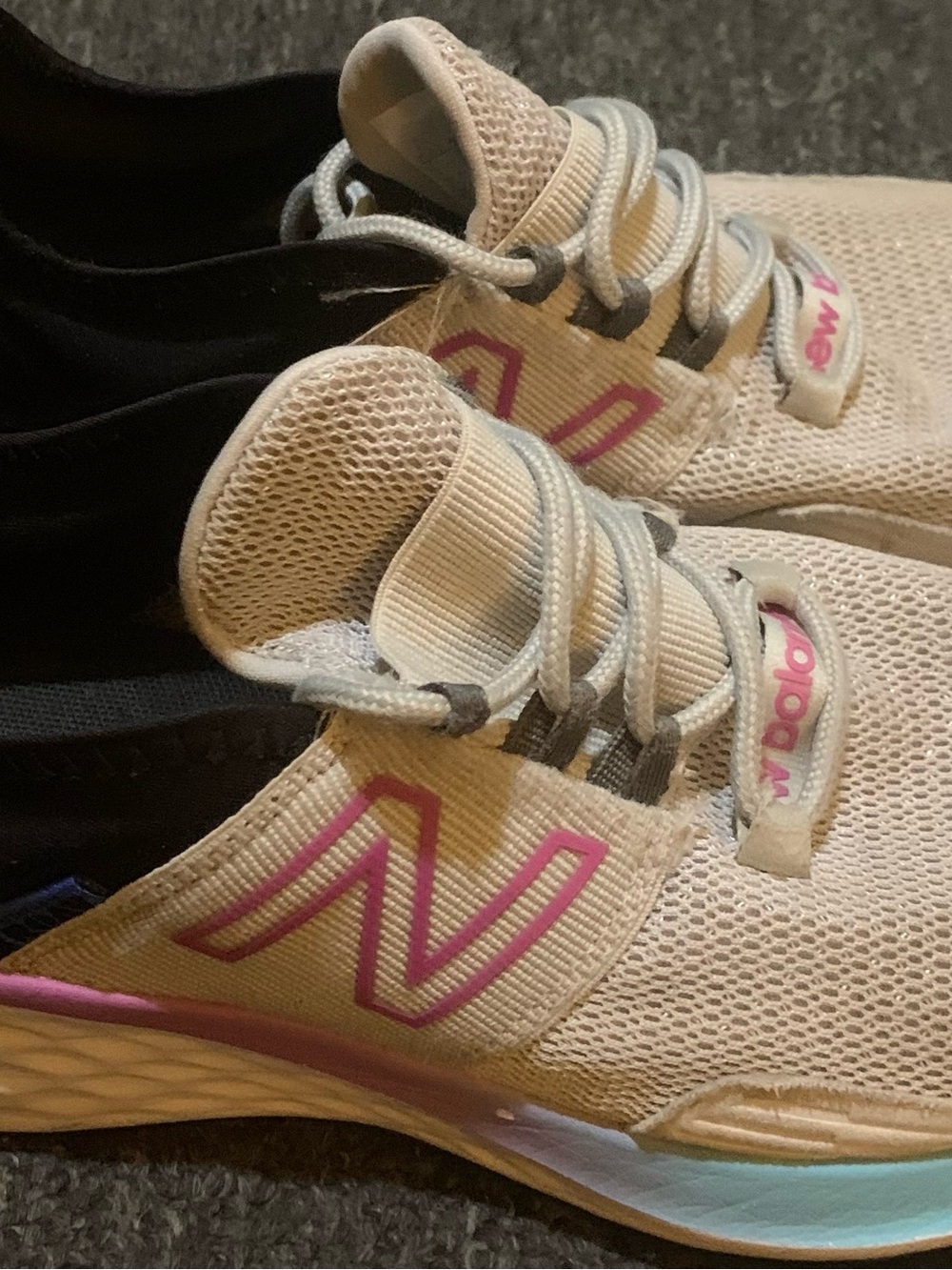 Women’s New Balance Fresh Foam Roav sneakers in a white Sz.6 - Picture 4 of 8